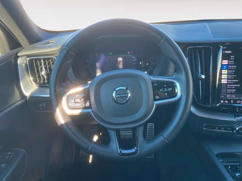 VOLVO XC60 2.0 b4 R-design awd auto