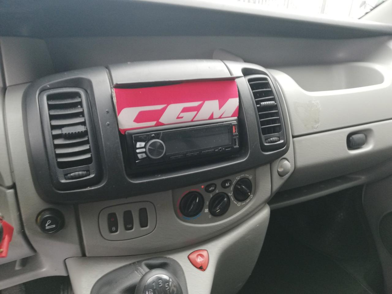 Renault Trafic 1.9 dCi/100CV PC-TN Combi 6 Posti