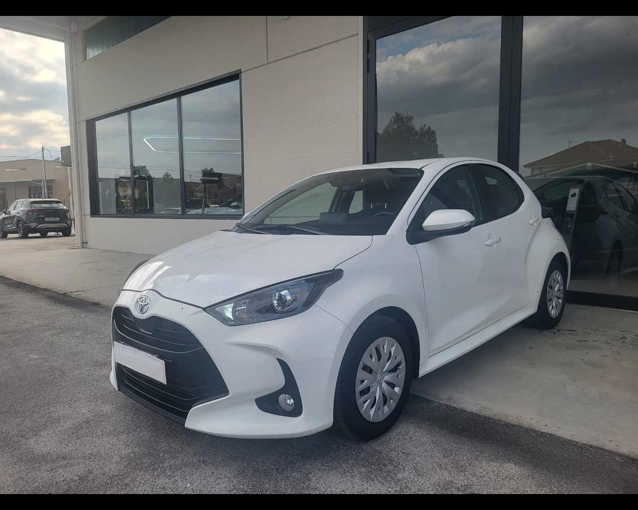 TOYOTA Yaris 1.0 Active