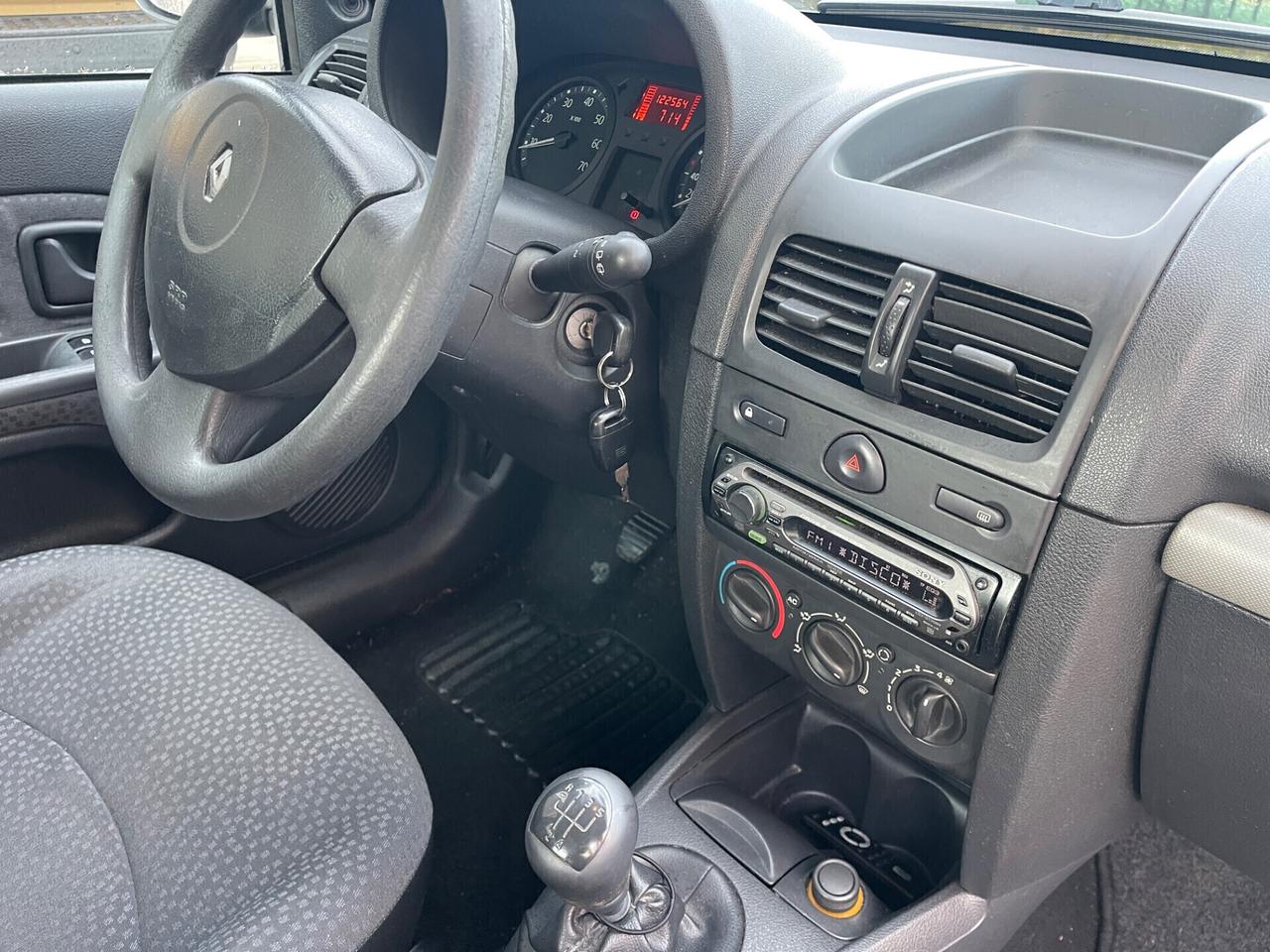 RENAULT CLIO STORIA 1.2 BENZINA EURO4 5P NEOPATENTATI
