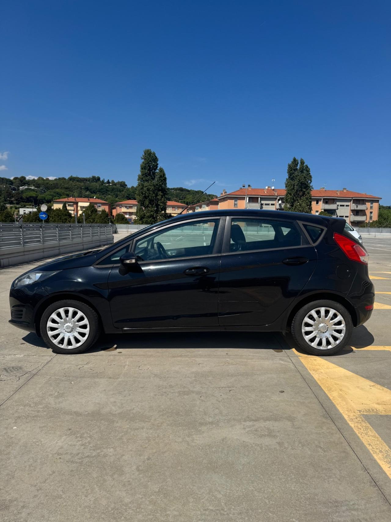 Ford Fiesta 1.4 5 porte Bz.- GPL