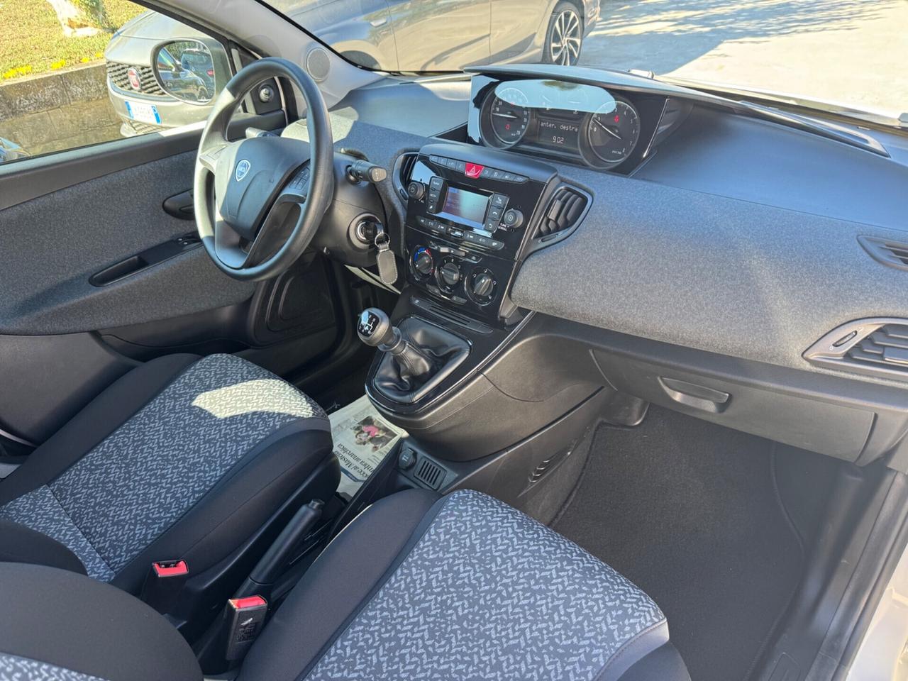 Lancia Ypsilon 1.2 69 CV 5 porte S&S Gold