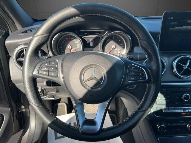MERCEDES-BENZ GLA 180 d Automatic Sport