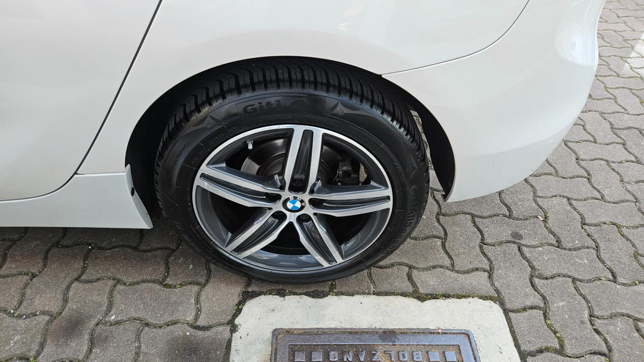 BMW 218 d Active Tourer Sport 64.000 KM!!!!