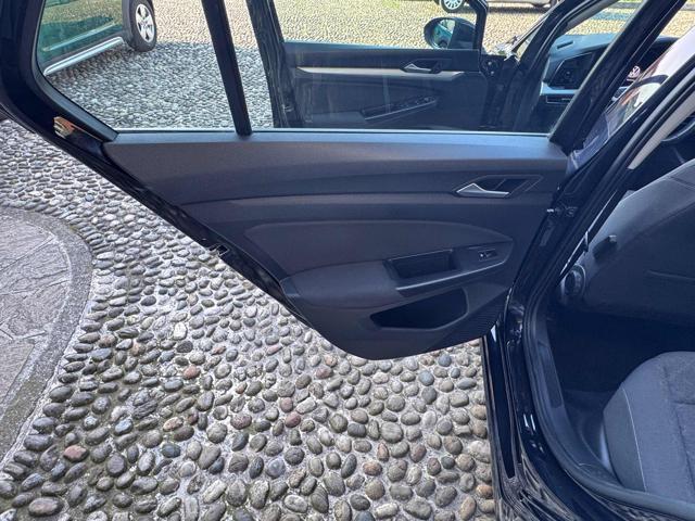 VOLKSWAGEN Golf 1.0 eTSI EVO DSG Life