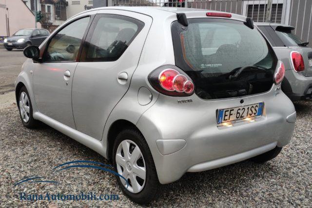TOYOTA Aygo 1.0VVT-i 5p Connect AUTOMATIC