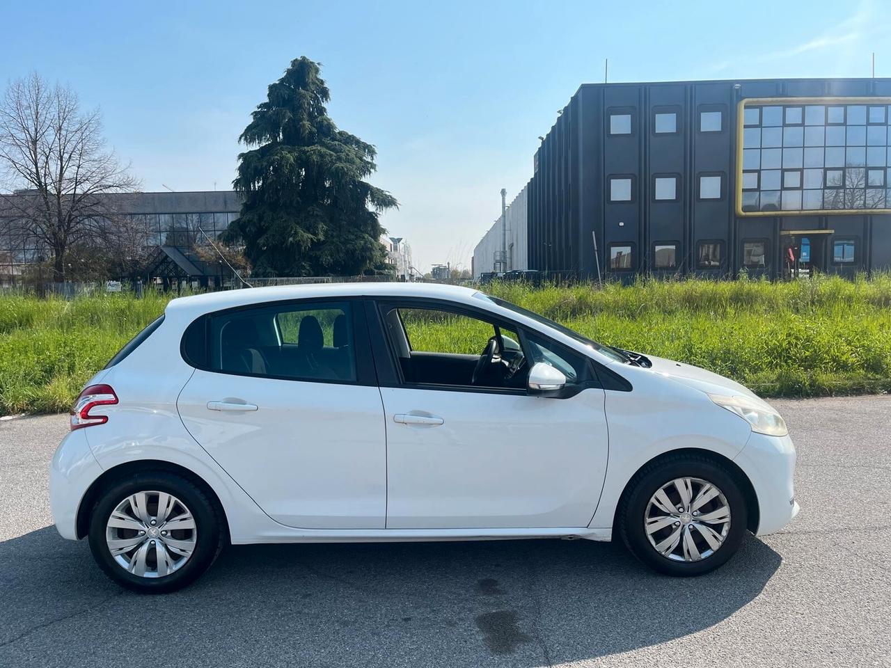 Peugeot 208 1.4 HDi 68 CV 5 porte Active