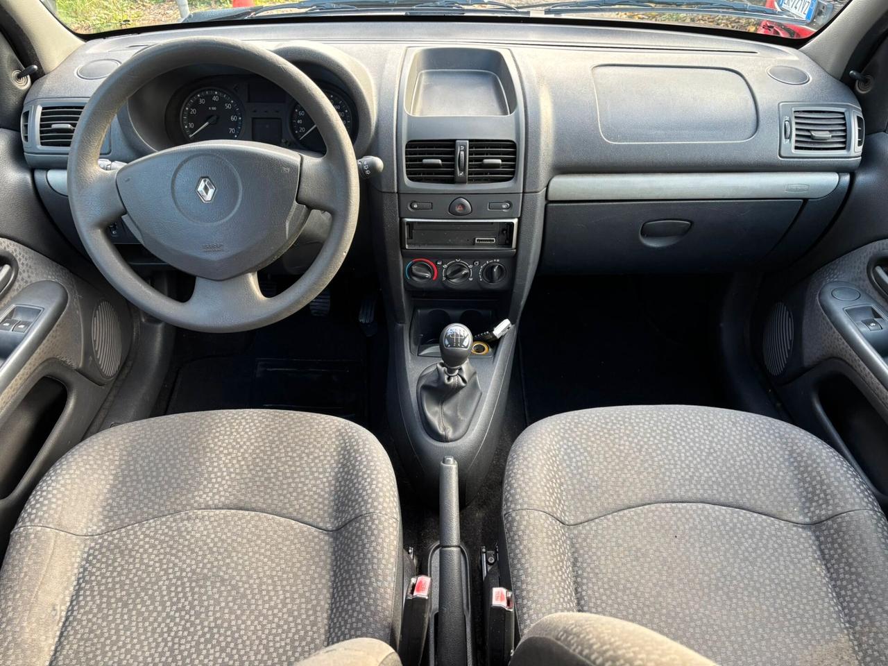 Renault Clio 1.2-5 porte GPL ok Neopatentati