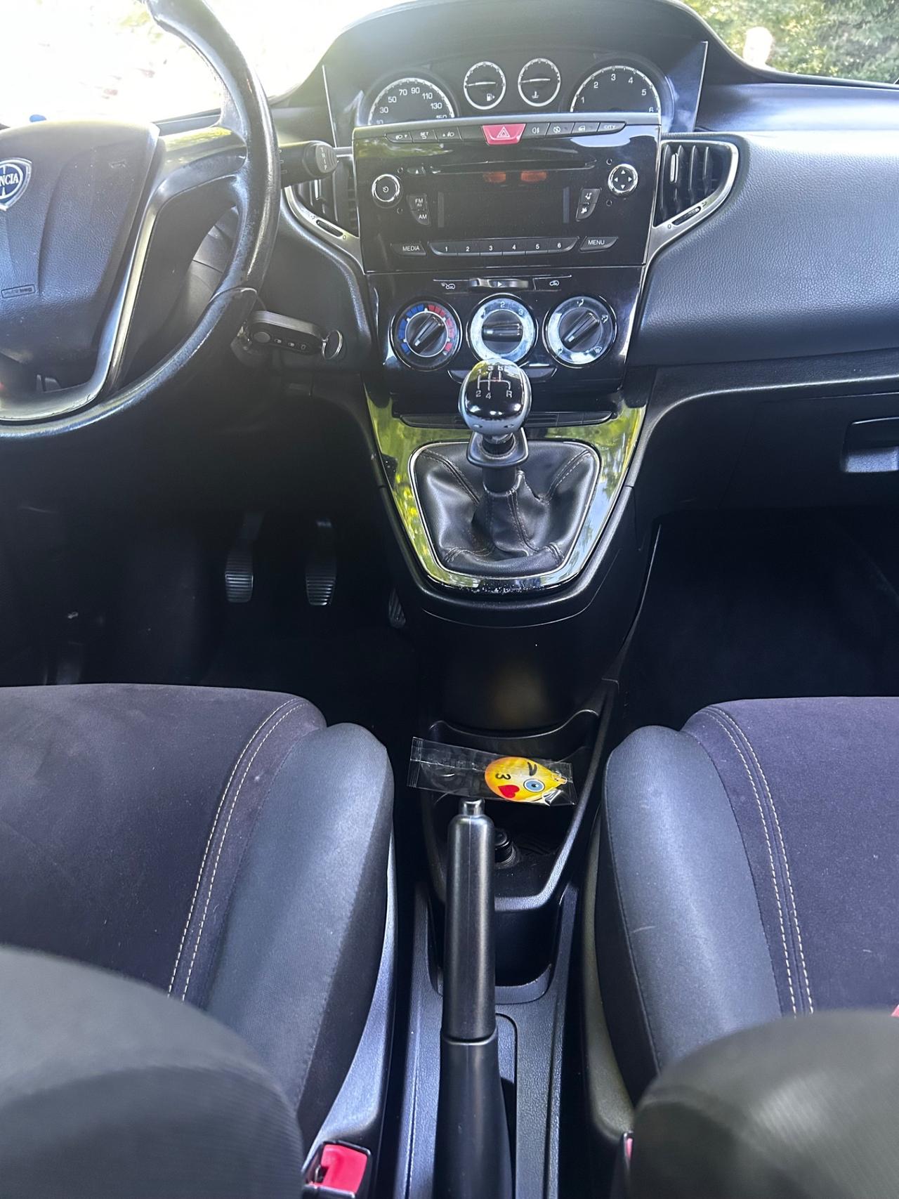 Lancia Ypsilon 1.2 69 CV 5 porte S&S Silver