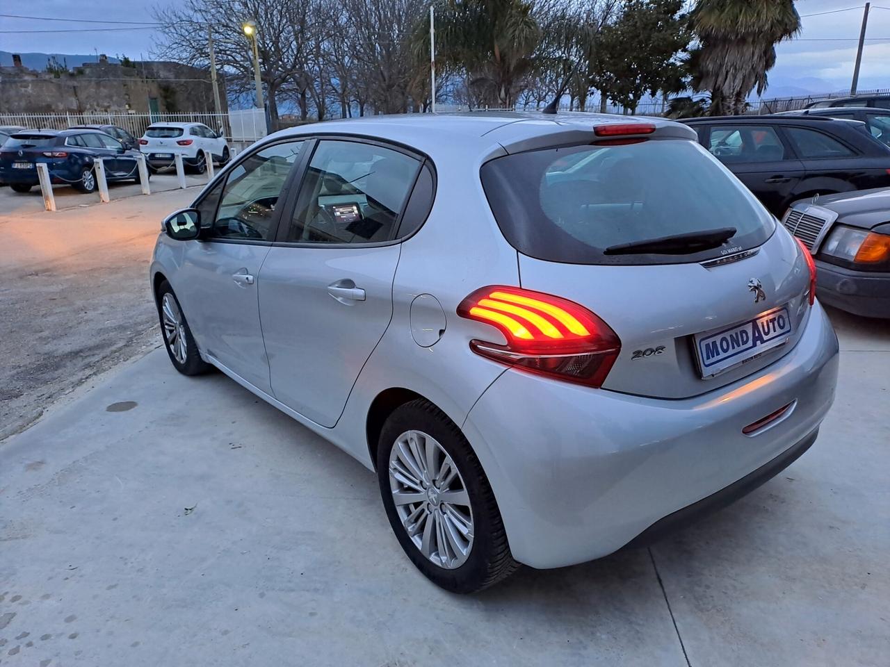 Peugeot 208 BlueHDi 75 5 porte Allure 2016