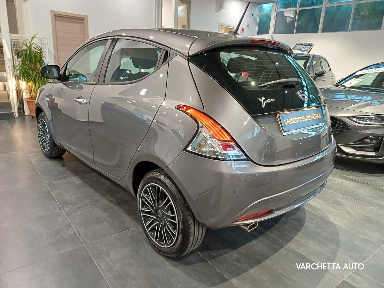 Lancia Ypsilon 1.0 FireFly 5 porte S&S Hybrid Gold Plus