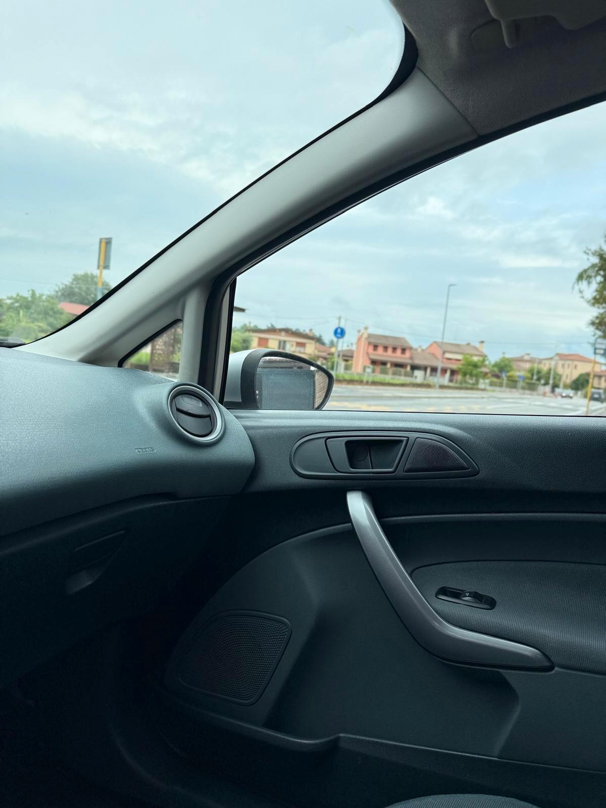 Ford Fiesta 1.2 82CV 3 porte Titanium