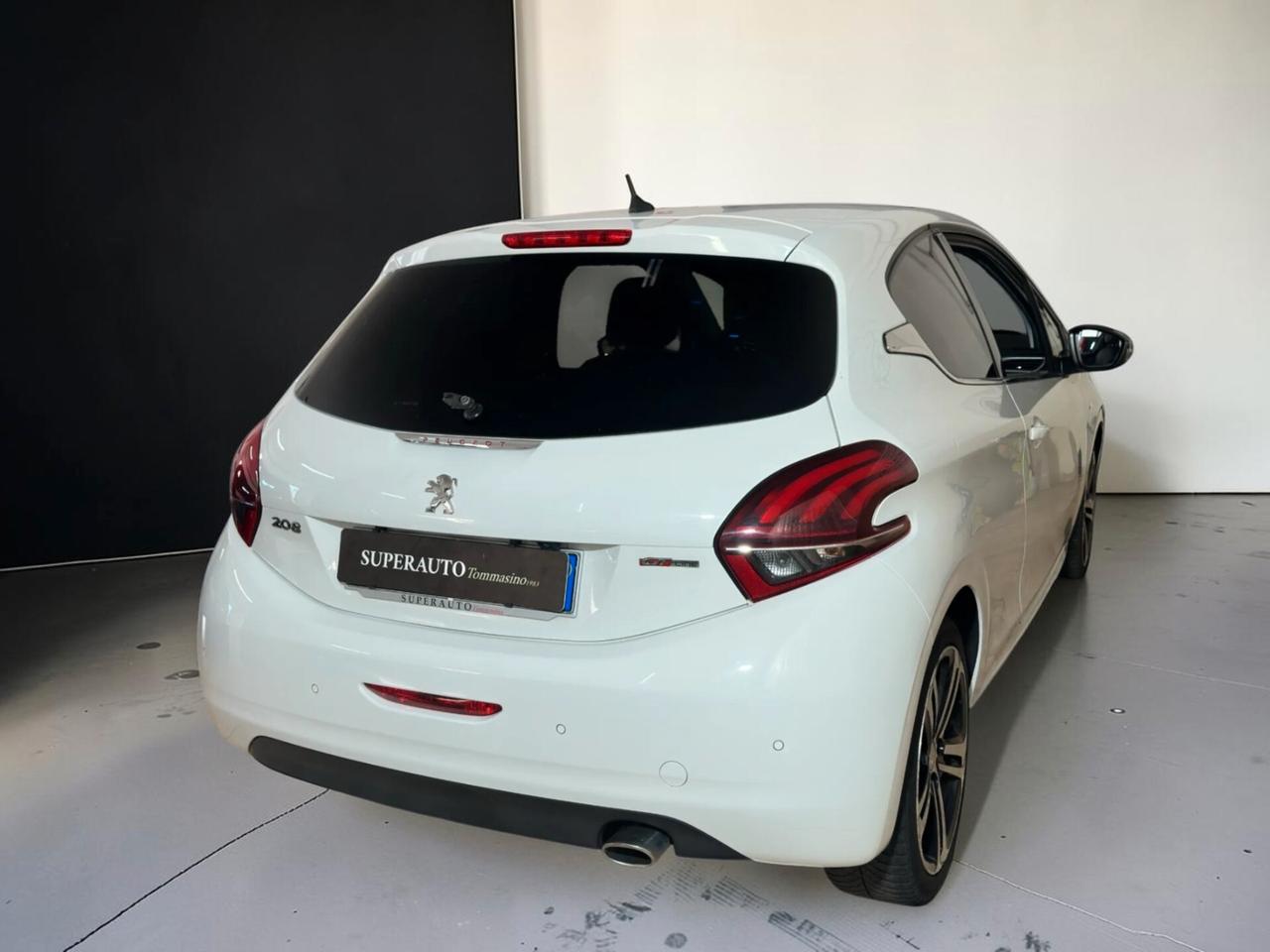 Peugeot 208 BlueHDi 100 cv GT Line