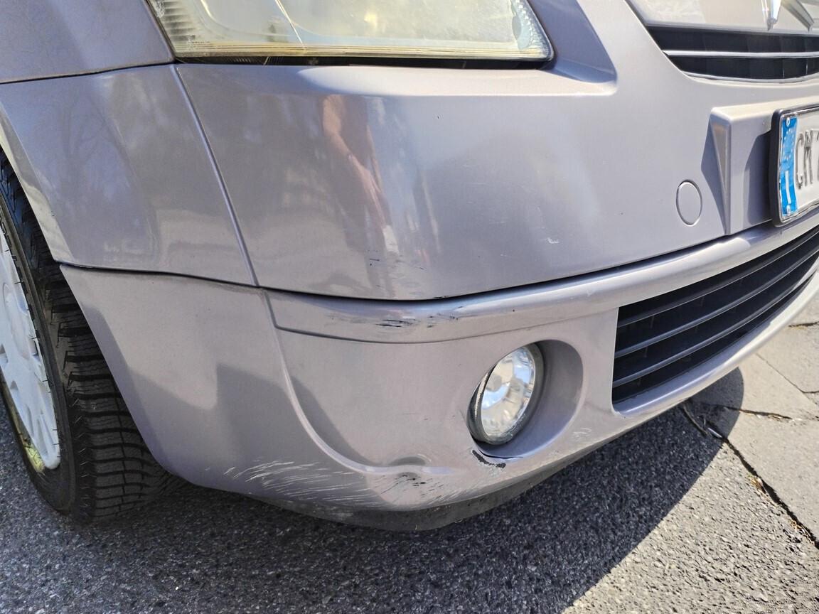 Citroen C2 1.1 Elegance 103000KM ANNO 2004 MANUTENZIONI FATTE