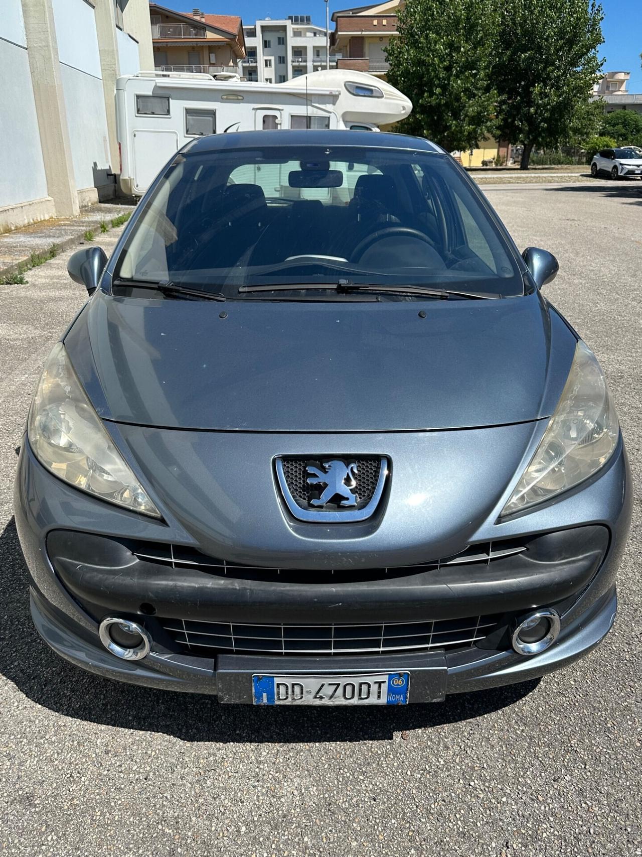 Peugeot 207 1.6 HDi 110CV neopatentati