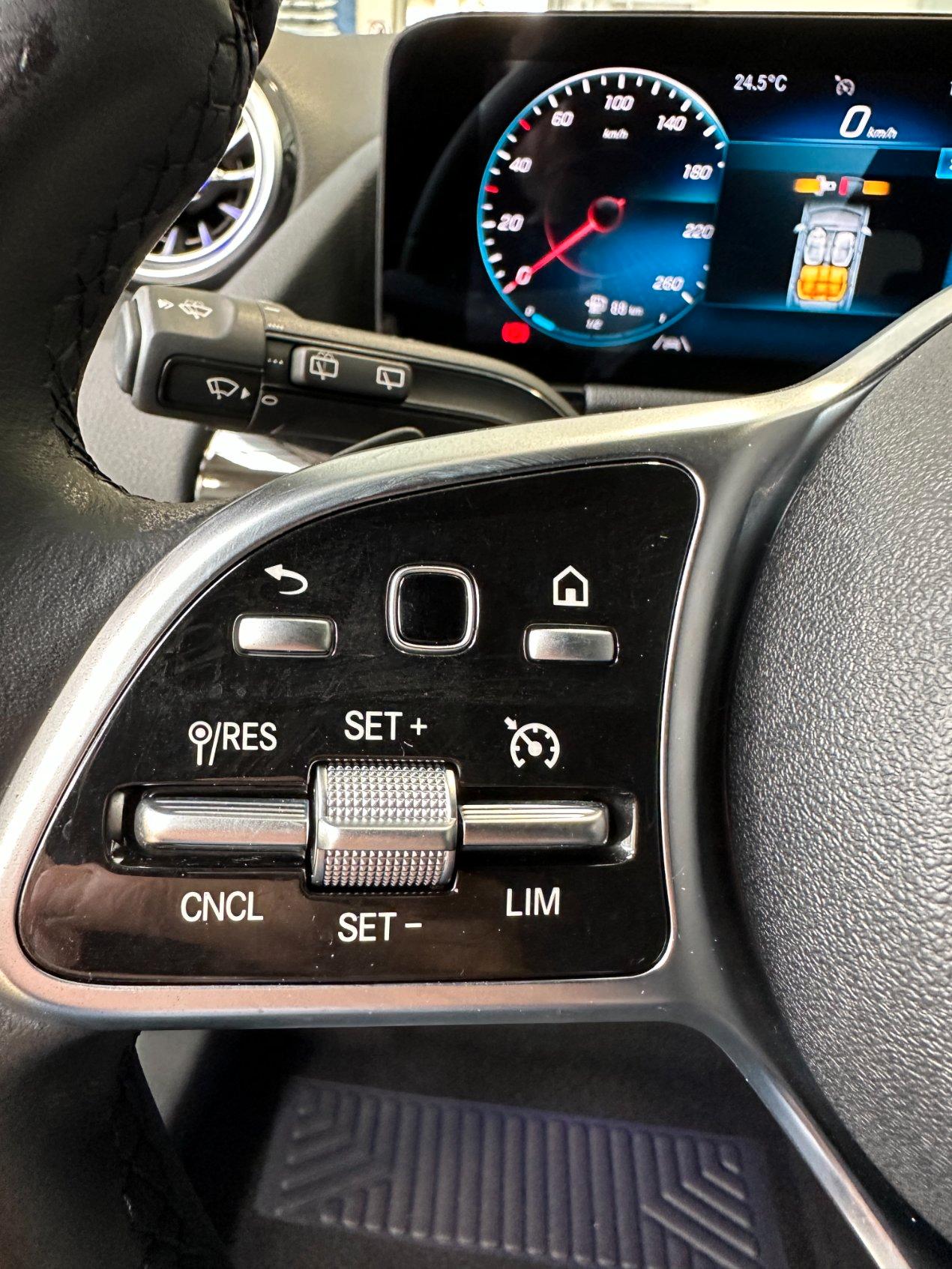 Mercedes GLA 200 d Sport Plus auto-LED-18"-Camera-Carplay-IVA