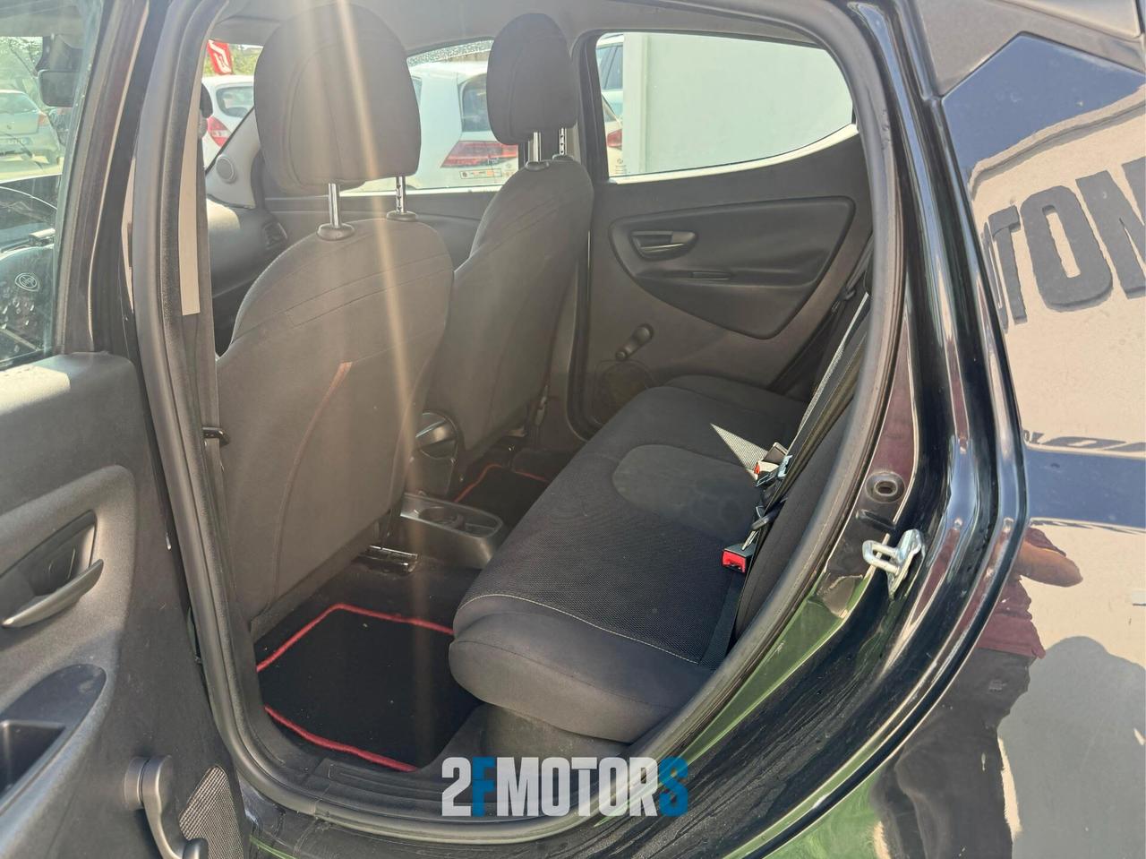 Lancia Ypsilon 1.2 69 CV 5 porte GPL Ecochic S Momodesign