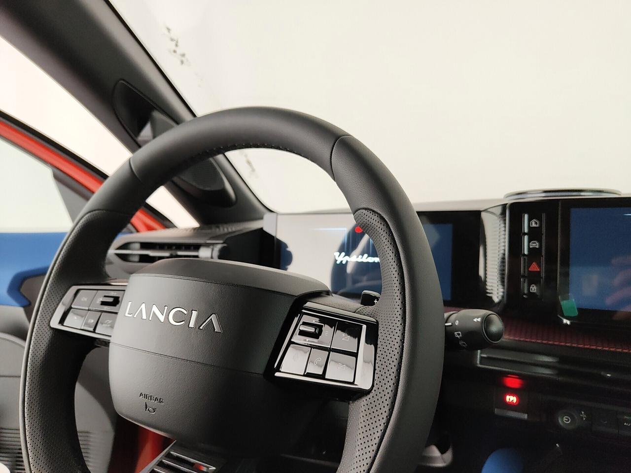 Lancia Ypsilon Hybrid e-DCT HF Line
