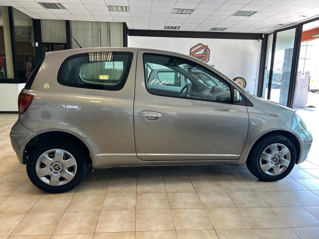 Toyota Yaris 1.0i 16V 65cv 112.000 KM