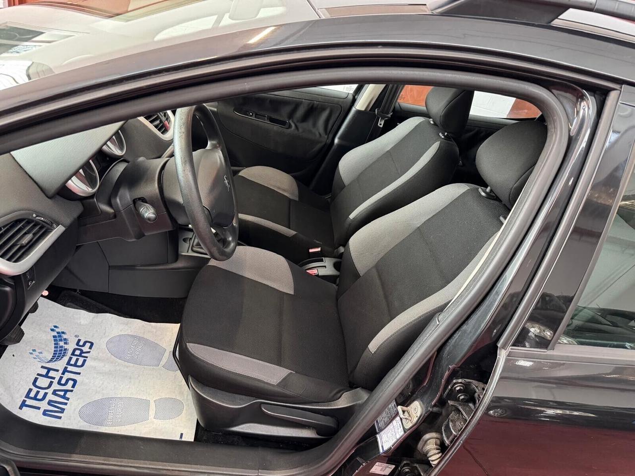 Peugeot 207 1.4 VTi 95CV SW XS Ciel