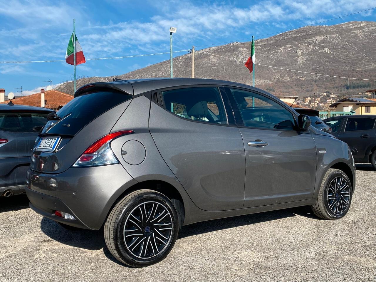 Lancia Ypsilon 1.0 FireFly 5 porte S&S Hybrid Ecochic Gold 10/2022