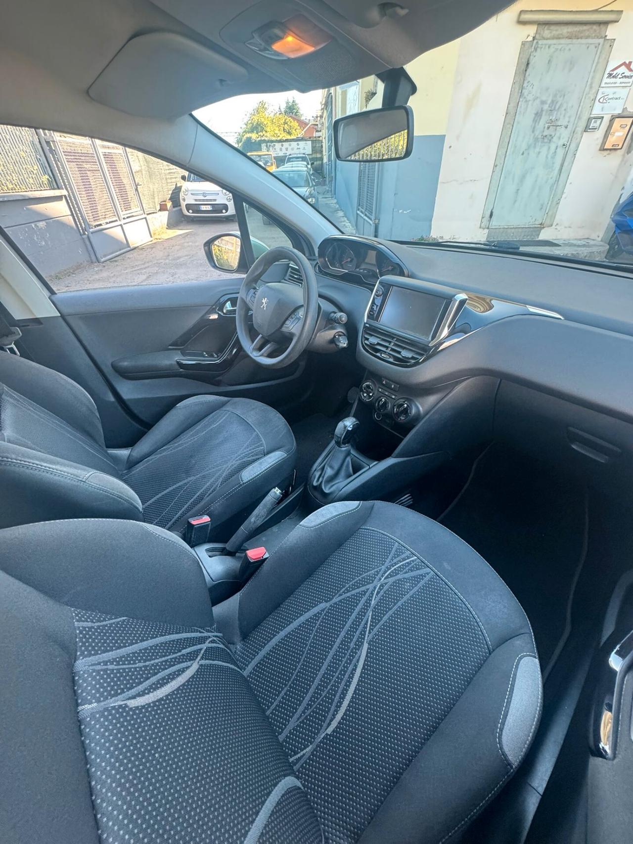 Peugeot 208 1.4 HDi 68 CV 5 porte Allure