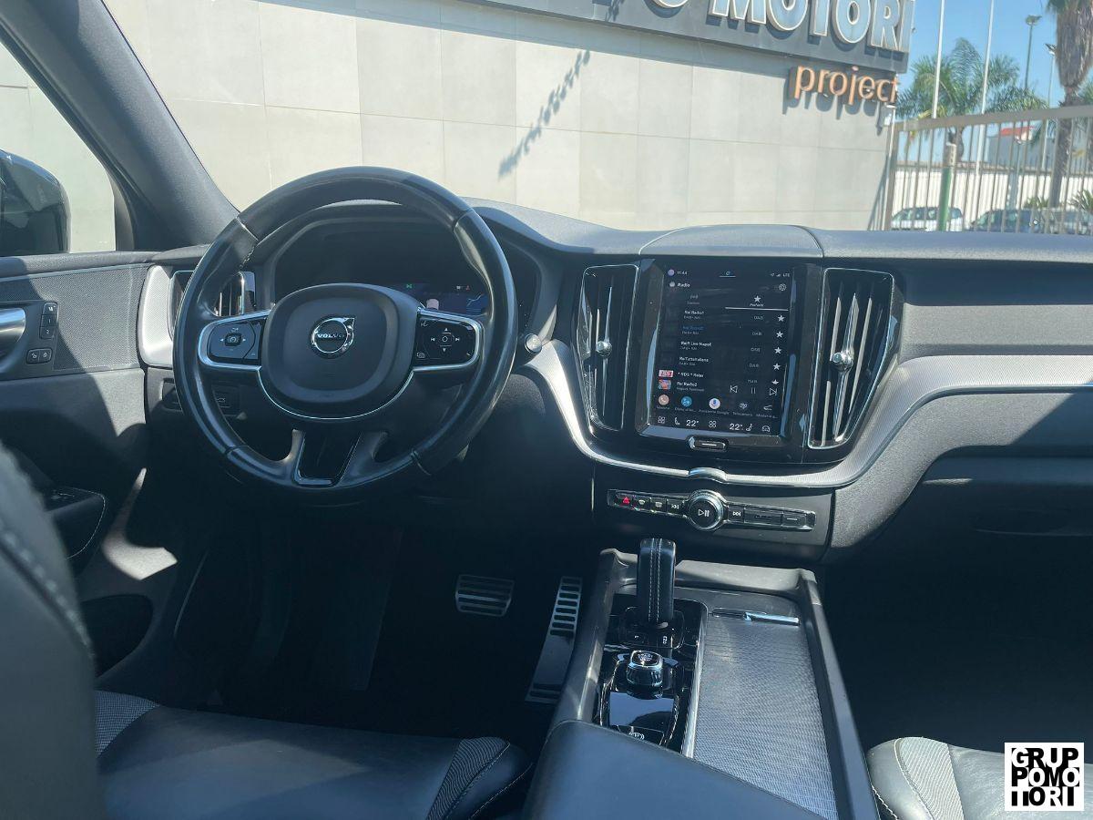 VOLVO - XC60 - B4 AWD Geartronic R-design