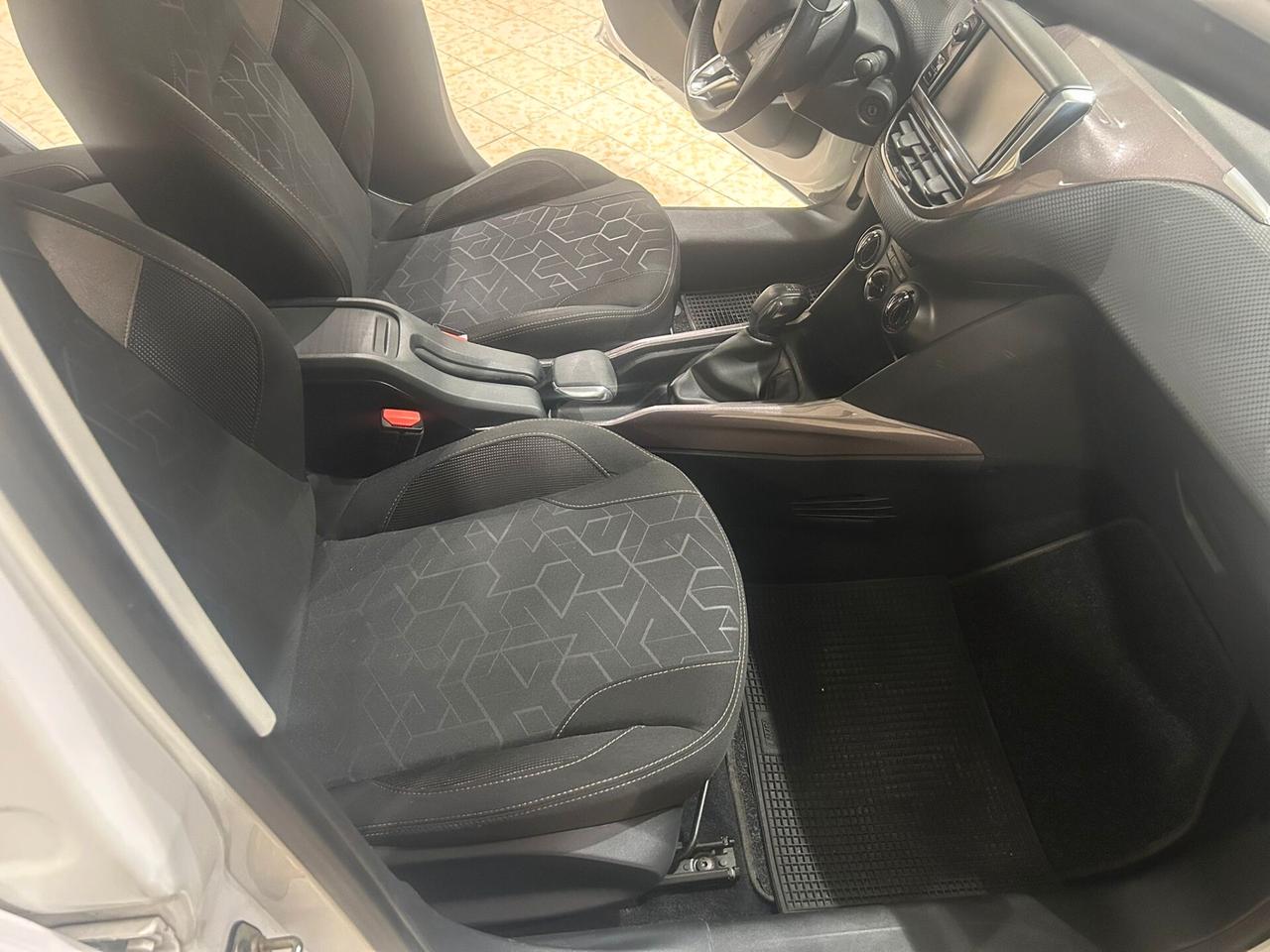 Peugeot 2008 1.6 e-HDi 92 CV Stop&Start Urban Cross