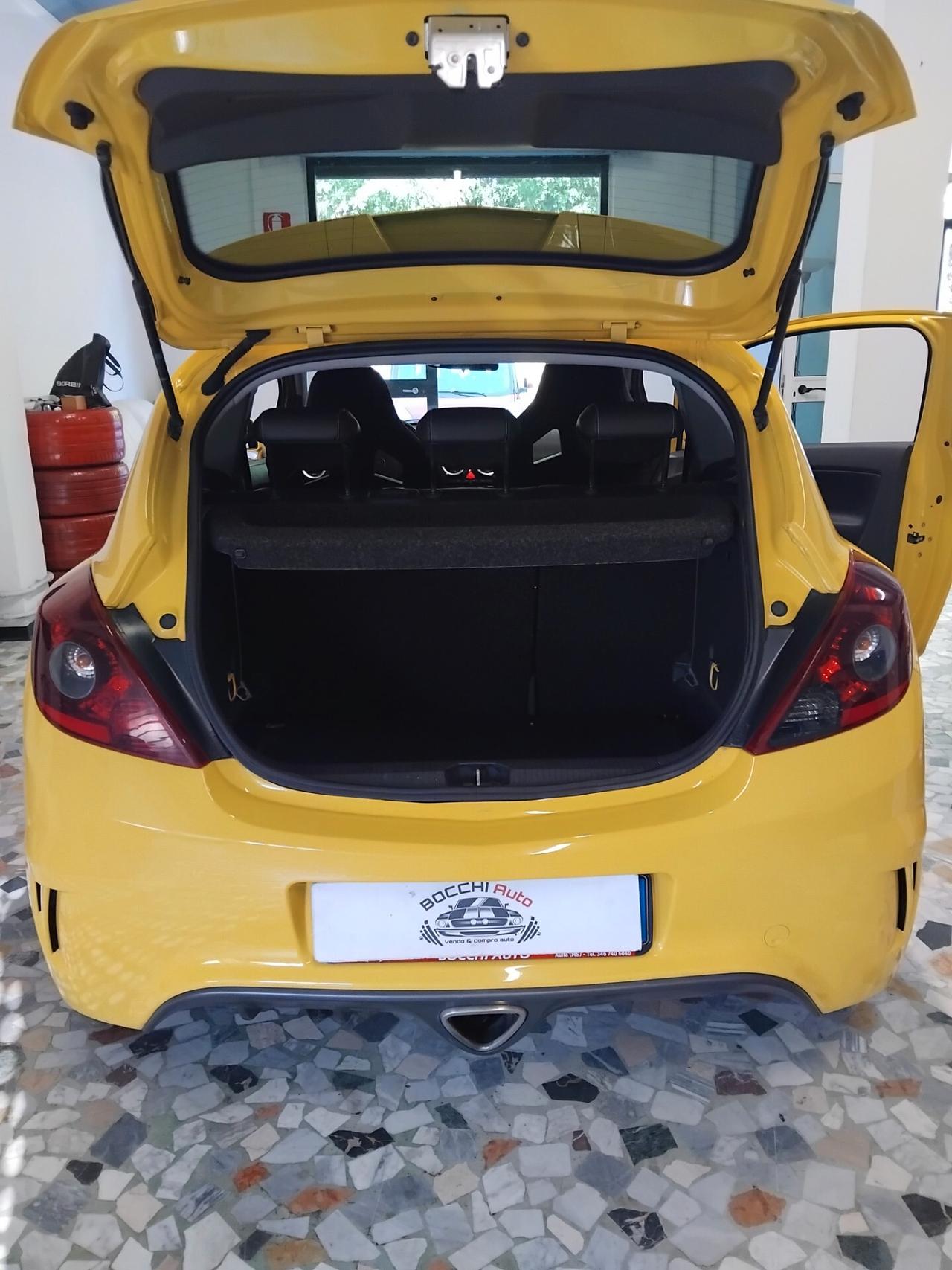 Opel Corsa 1.6 T 192CV 3 porte OPC