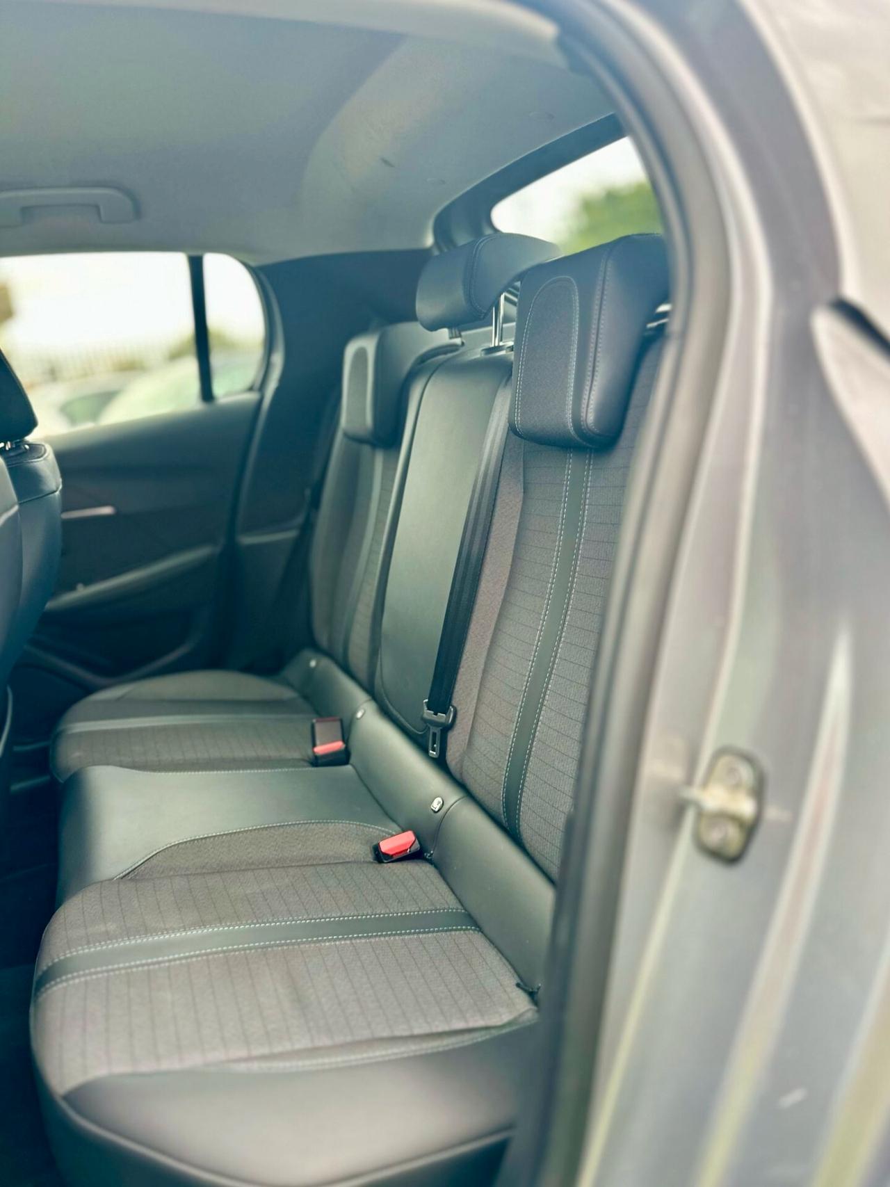 Peugeot 208 PureTech 100 Stop&Start 5 porte Allure automatica