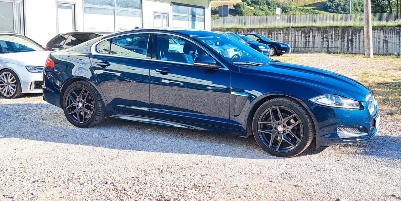 Jaguar XE 2.0 D LUXURY