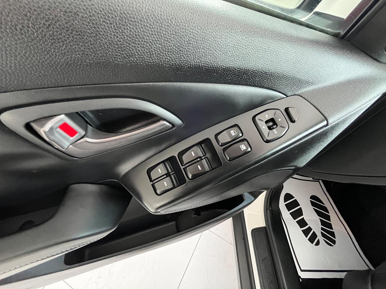 HYUNDAI IX35 1.7 CRDi 2WD LED + PELLE