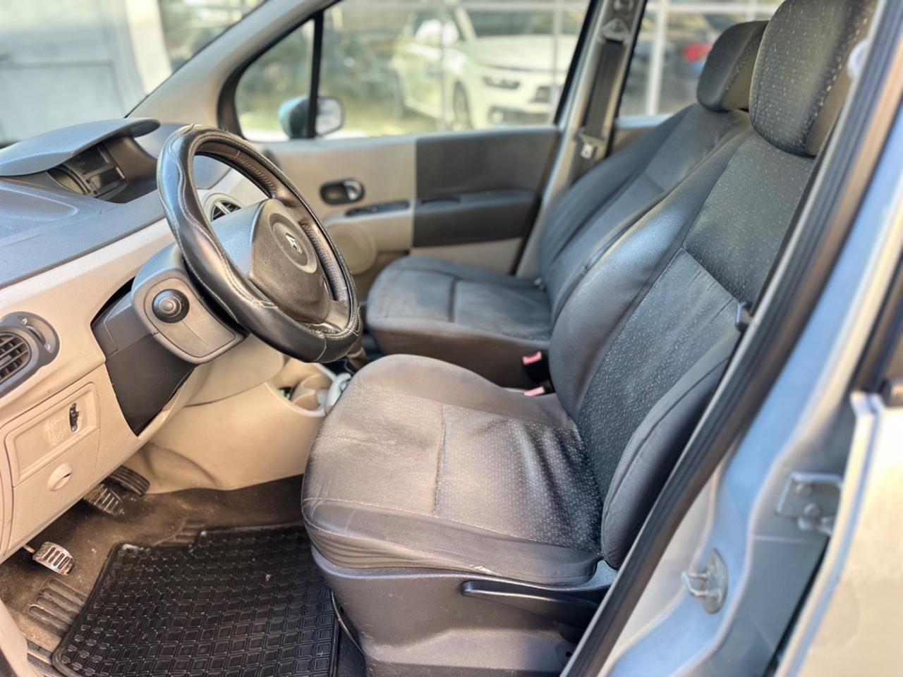 Renault Modus 1.5 dCi 65CV Gancio traino 2005