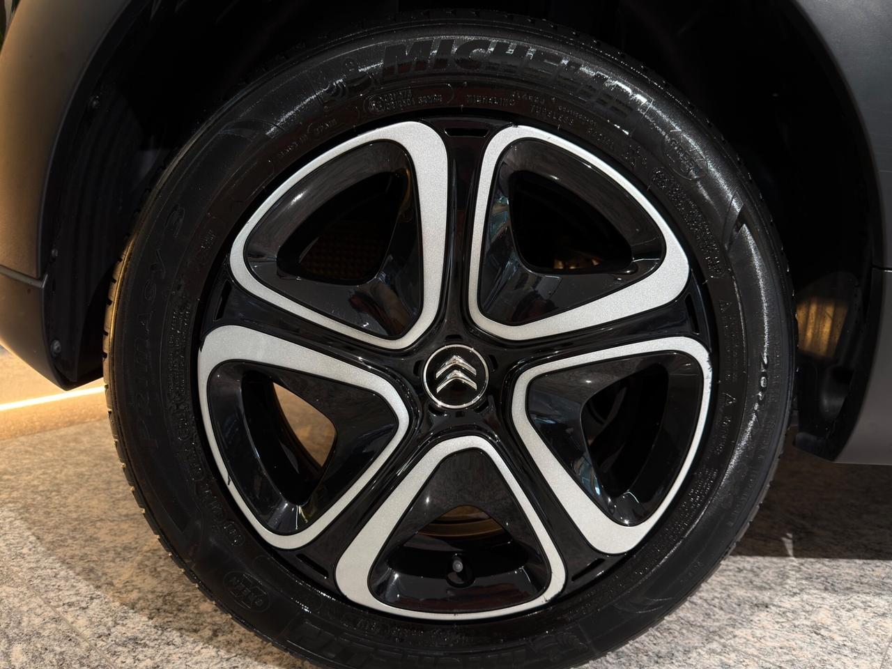 Citroen C3 1.2 Benz 82cv S&S Shine ** FULL OPTIONA