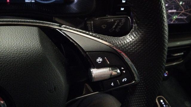SKODA Kamiq 1.5 TSI DSG Style TETTO 18" DARK SHADE