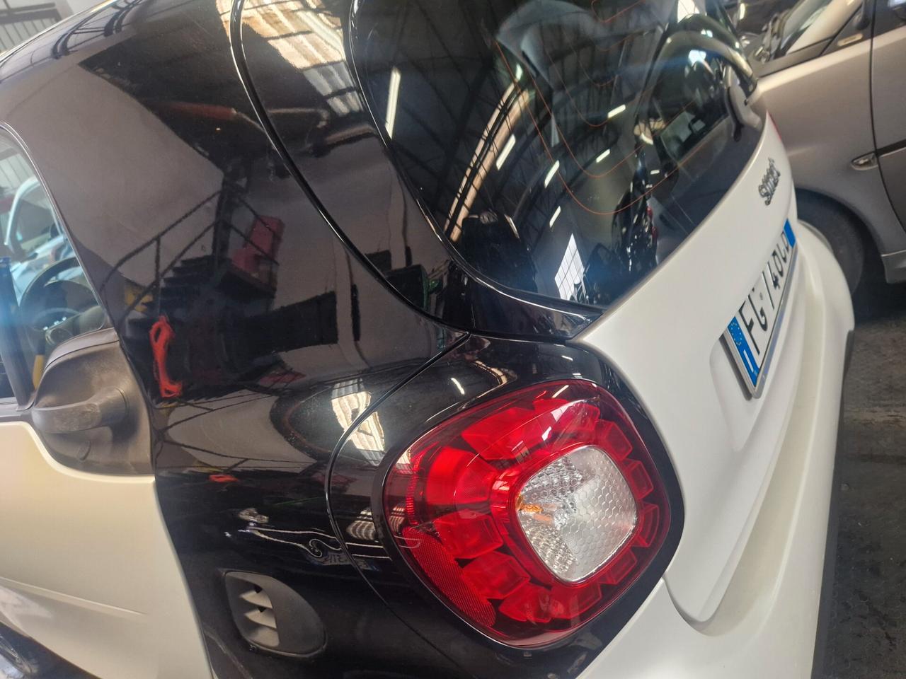 Smart 18th White matt solo 65000km full garanzia full led