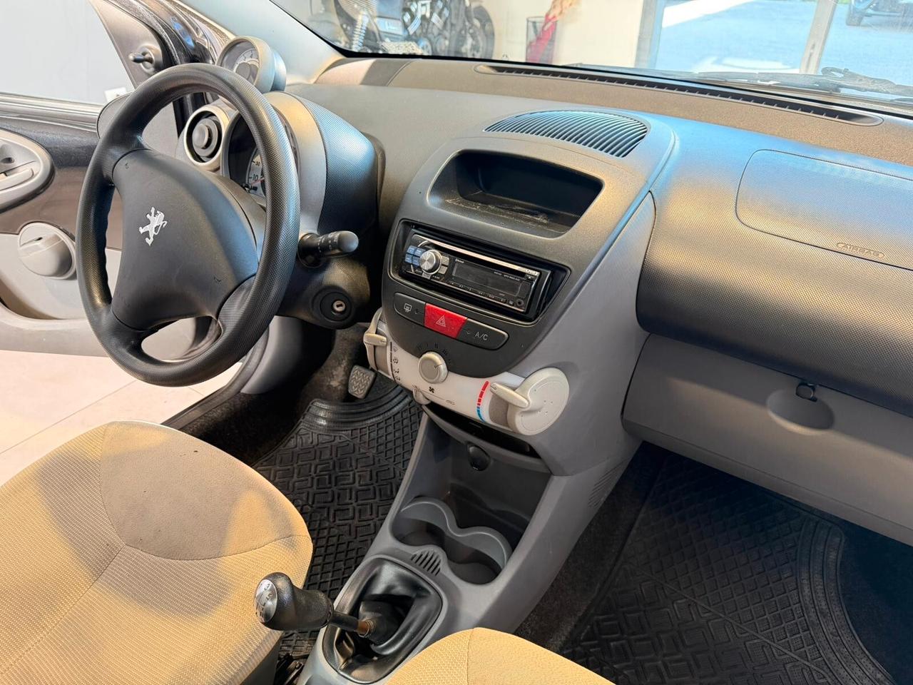 Peugeot 107 1.0 68CV 5p. Desir