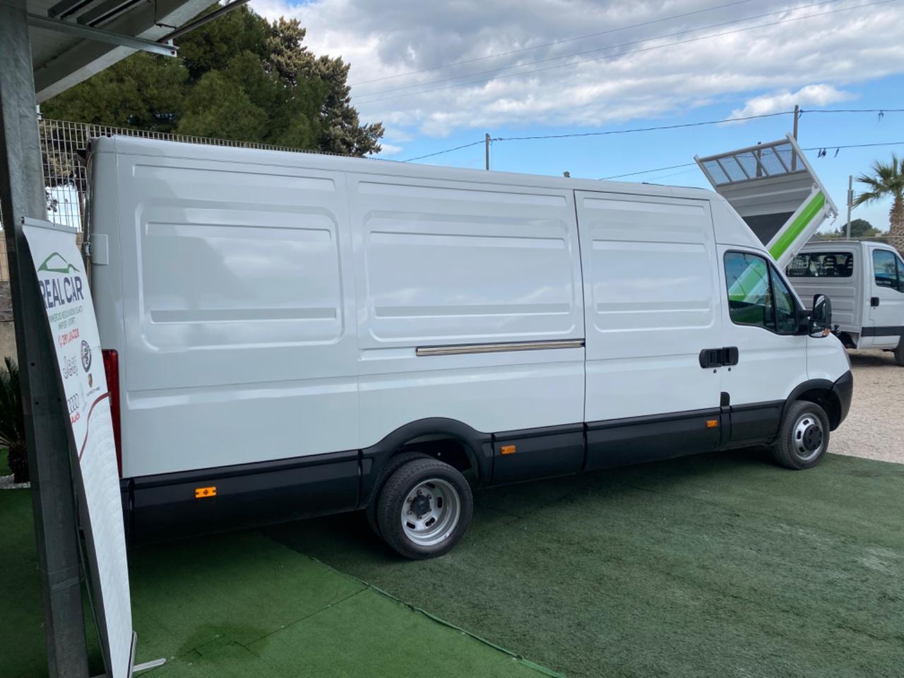 Iveco Daily 3.0 Gemellato XL Max Anno 2010