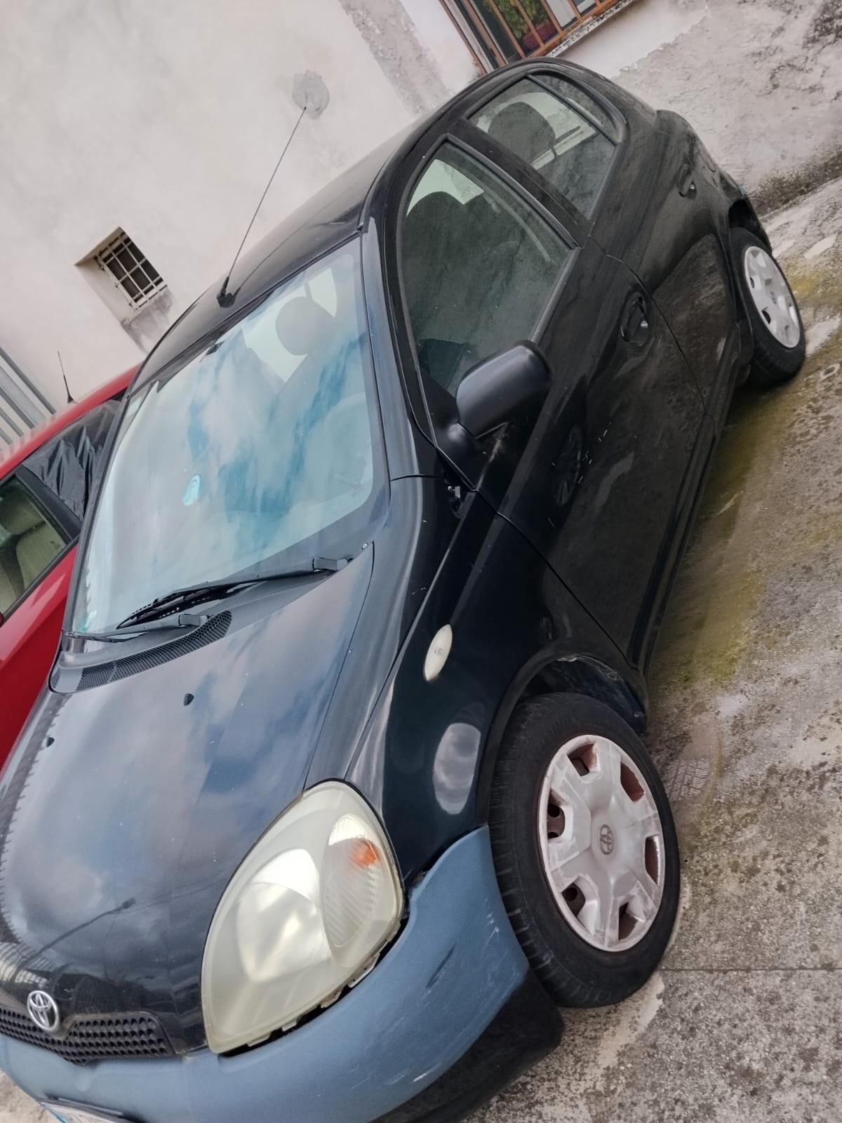 Toyota Yaris 1.0i 16V cat 5 porte Sol