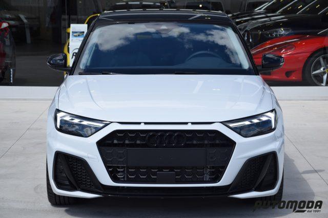 AUDI A1 1.0TFSI Stronic Identity black