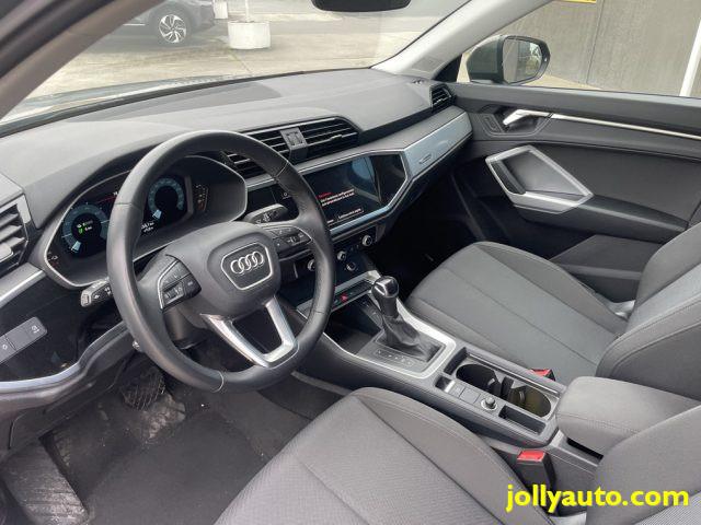 AUDI Q3 45 TFSI e S tronic Business