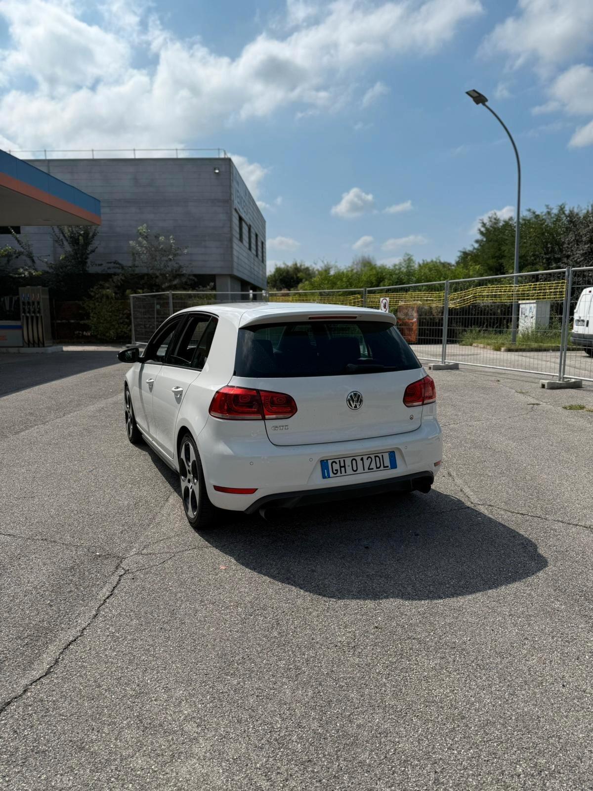 Volkswagen Golf GTI 2.0 TSI DSG 5p.