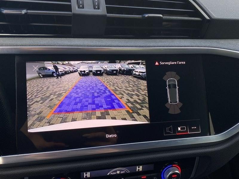 Audi Q3 S Line interno ed esterno 2.0 TDI 200CV S-Tronic quattro 40