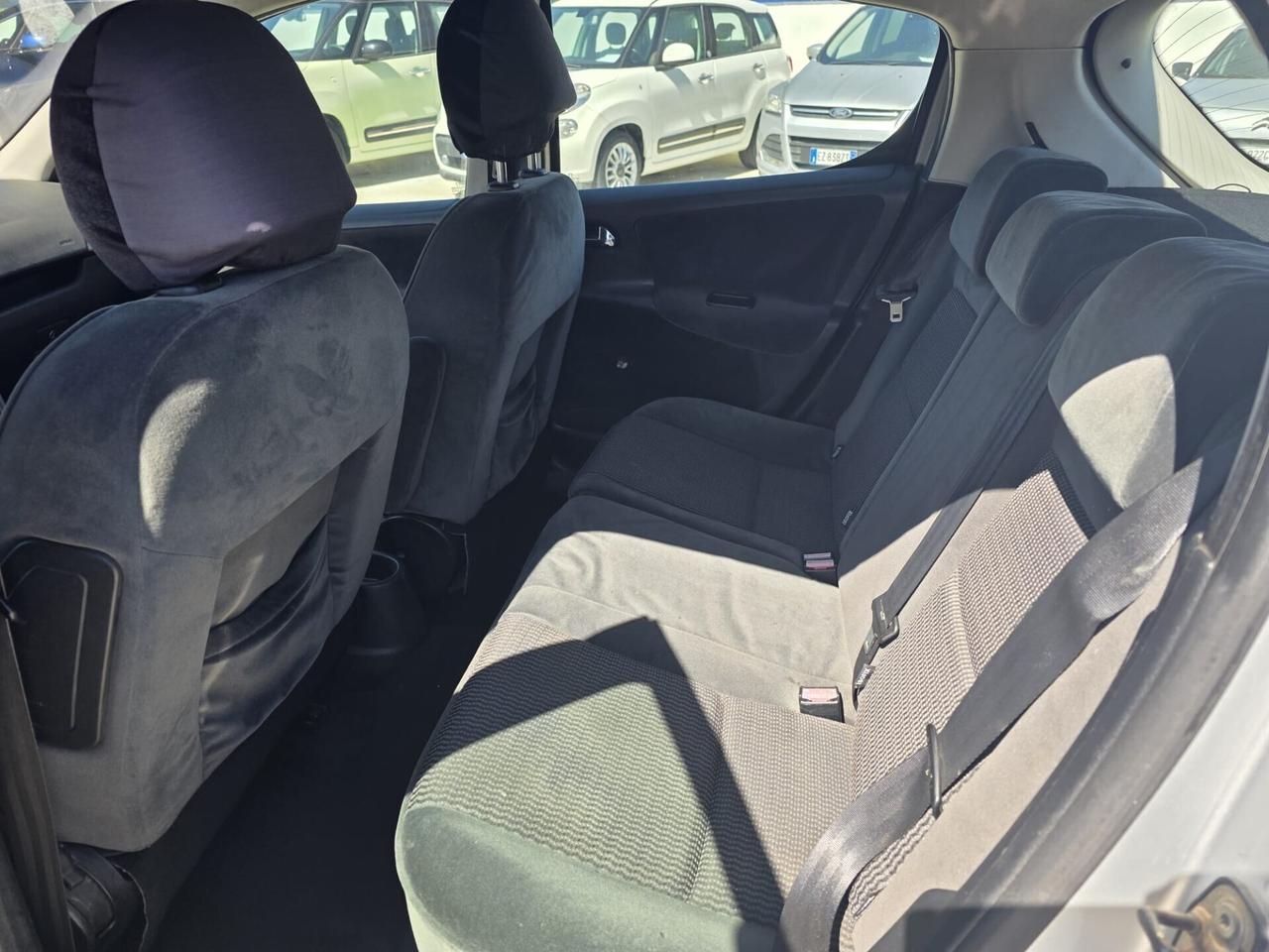 Peugeot 207 1.4 HDi 70CV 5p. XT