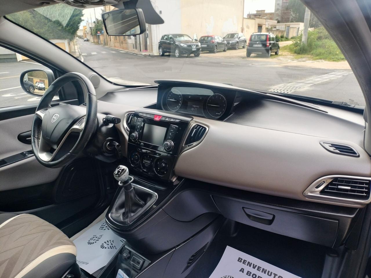 Lancia Ypsilon 1.2 69 CV 5 porte GPL Ecochic Platinum