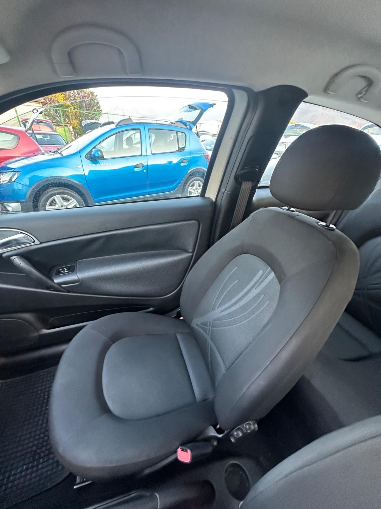 Lancia Ypsilon 1.3 MJT 75 CV Platinum