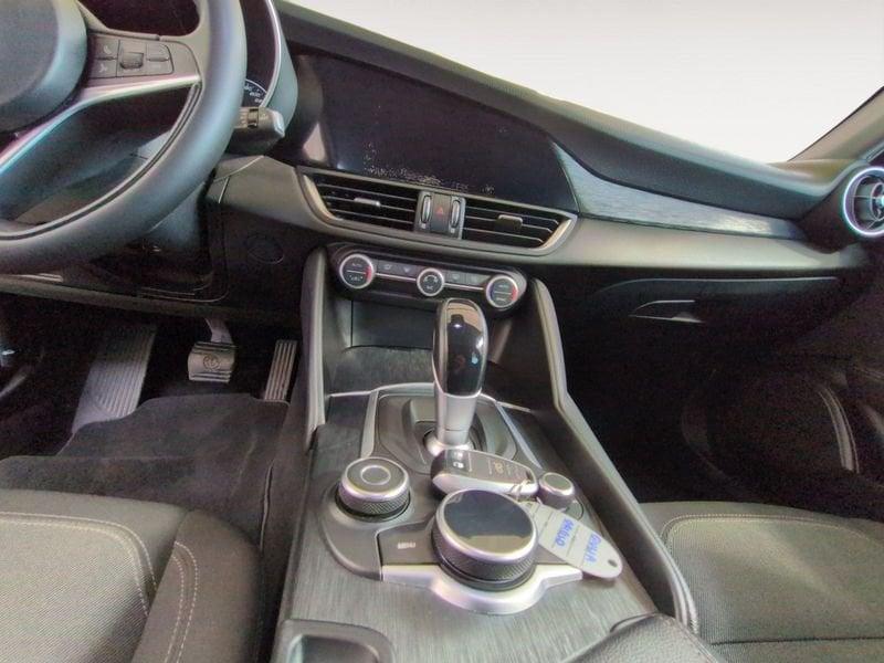 Alfa Romeo Giulia 2.2 Turbo AT8 160CV Business