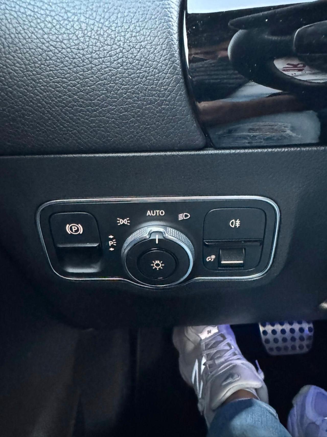 MERCEDES GLA200d PREMIUM AMG