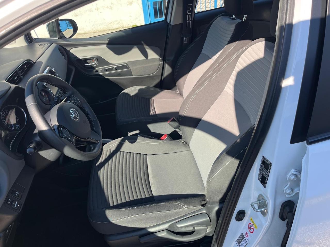 Toyota yaris 5p-1.5 hybrid -c.aut- km 87000-2018