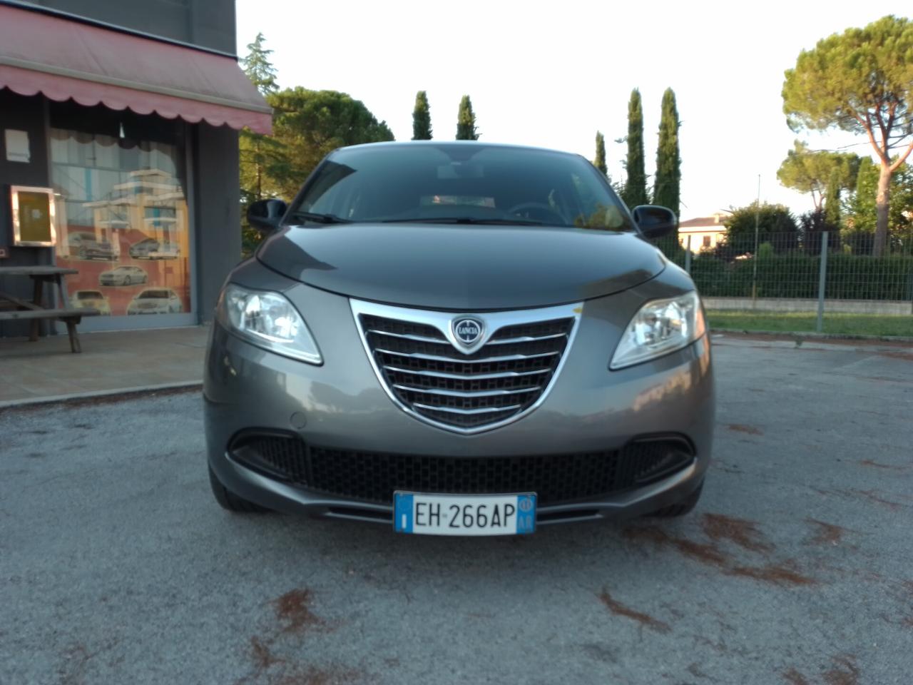 Lancia Ypsilon 1.2 69 CV 5 porte S&S Silver